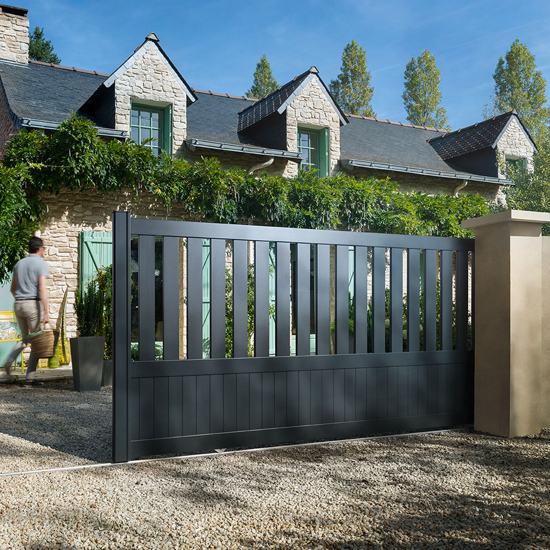 Portail coulissant semi-plein Penmarch RAL 7016 Gris Zinc Klos up!